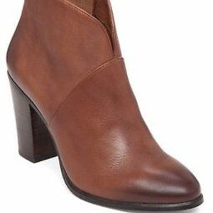 VINCE CAMUTO Franell Booties 8M Cognac Leather